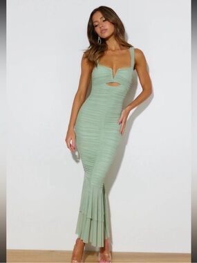 Dress Decode 2XL Sage Green Ruched Maxi Dress with Front Cutout